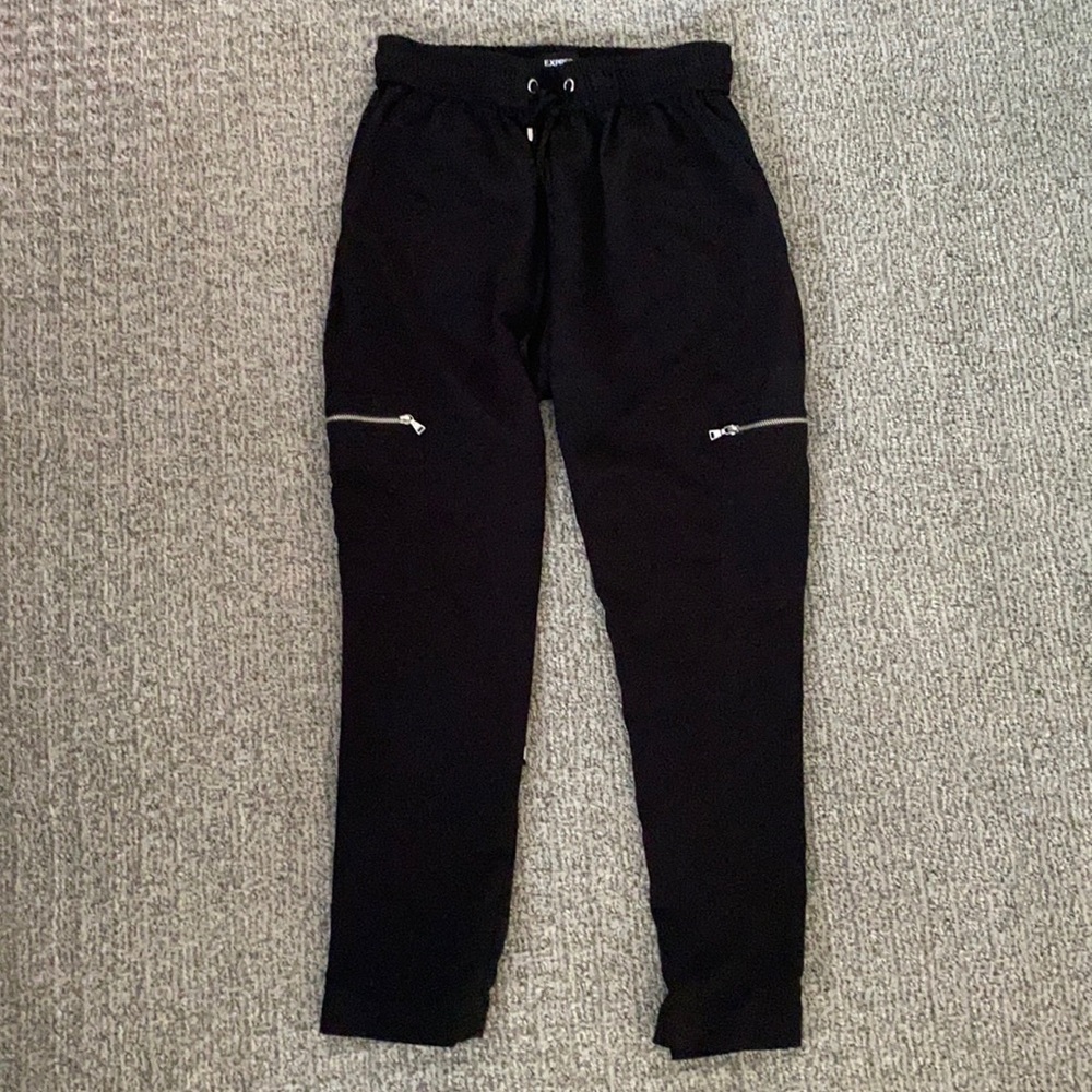 Black express pants with zipper cargo pockets